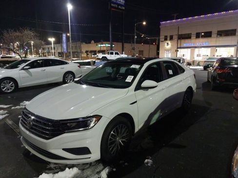 Used 2019 Volkswagen Jetta SEL image 4