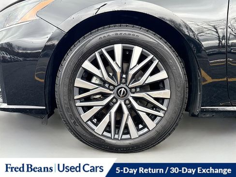 Used 2025 Nissan Altima 2.5 SV FWD image 31