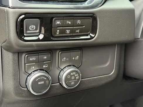 New 2026 GMC Yukon Denali w/ Sun & Power Step Package image 43