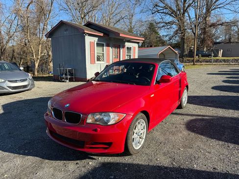 Used 2011 BMW 128i Convertible RWD image 2