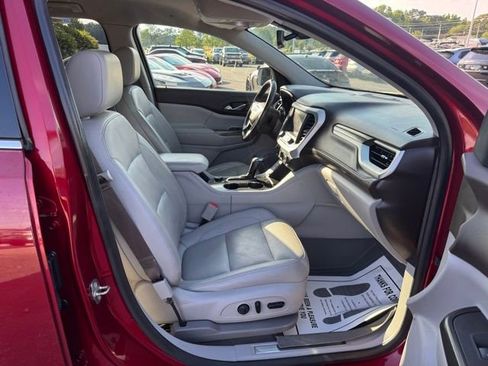 Used 2019 GMC Acadia SLT w/ LPO, Floor Liner Package FWD image 9