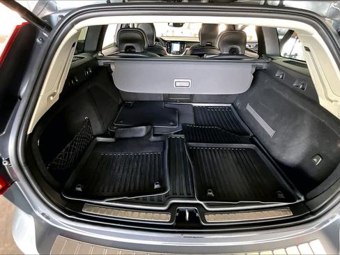 Used 2020 Volvo V60 T5 Cross Country w/ Cross Country Pro Package image 31
