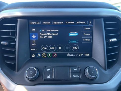 Used 2023 GMC Acadia SLT w/ Technology Package image 18