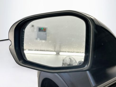 Used 2025 Honda HR-V LX image 16