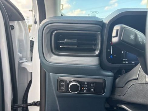 New 2025 Ford Maverick XL image 18