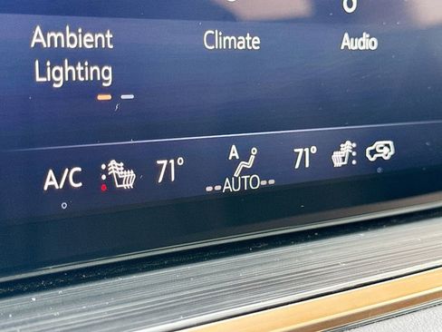 Used 2024 Buick Envision Avenir image 24