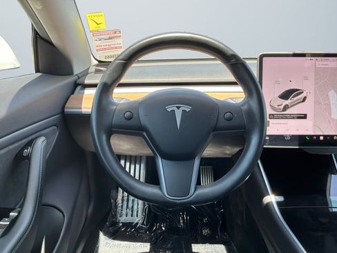 Used 2019 Tesla Model 3 Long Range RWD image 11