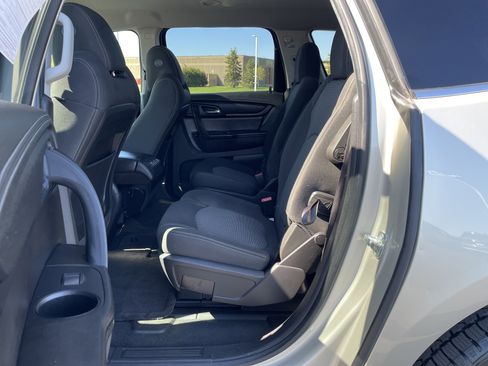 Used 2016 Chevrolet Traverse LT w/ Style and Technology Package AWD/4WD image 21