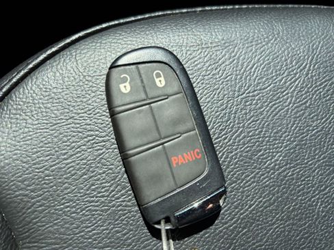 Used 2025 Jeep Compass Trailhawk AWD/4WD image 22