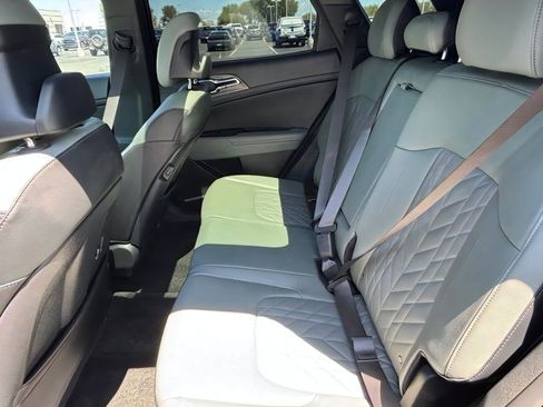 Used 2023 Kia Sportage X-Line AWD/4WD image 29