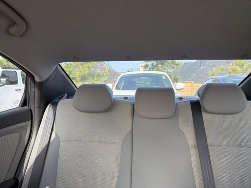 Used 2012 Hyundai Accent GLS FWD image 26