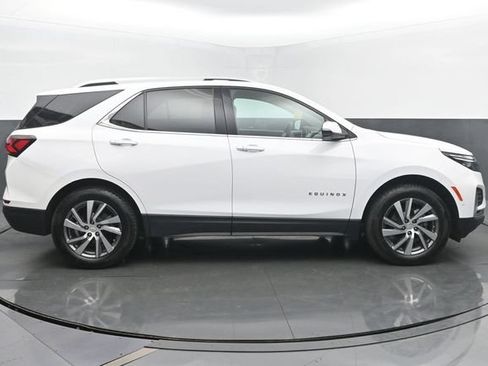 Used 2023 Chevrolet Equinox Premier AWD/4WD image 6
