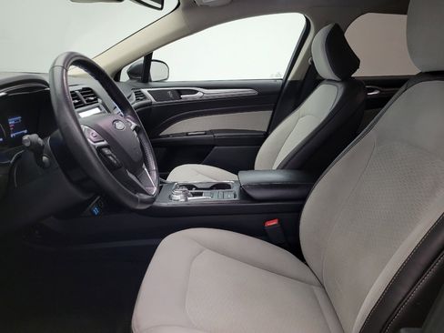 Used 2020 Ford Fusion SE w/ Equipment Group 151A image 17