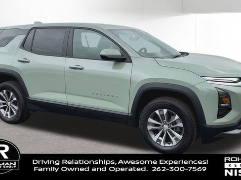 Used 2025 Chevrolet Equinox LT image 2