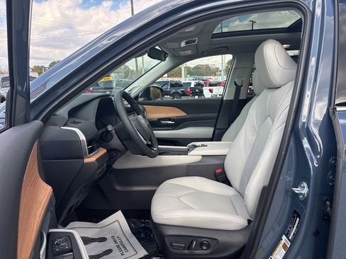 Used 2026 Toyota Grand Highlander Limited image 12