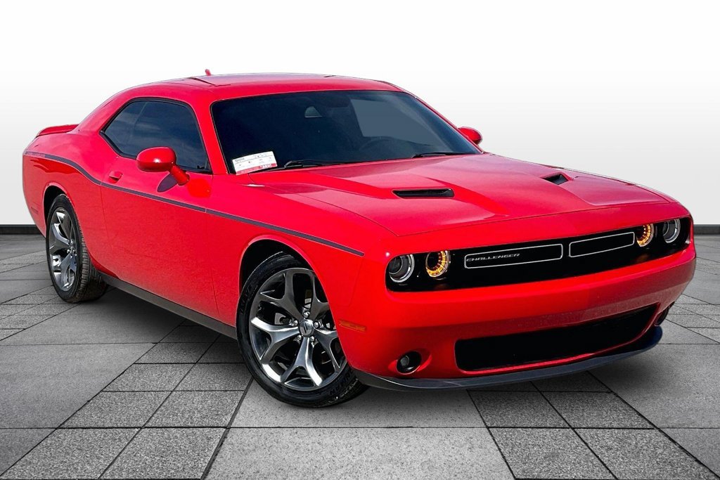Used 2017 Dodge Challenger SXT Plus RWD image 2