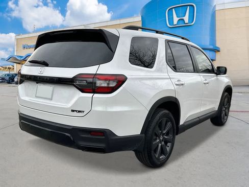 New 2026 Honda Pilot Sport image 5