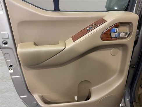 Used 2005 Nissan Frontier LE w/ (H03) Rockford Fosgate Pkg image 27