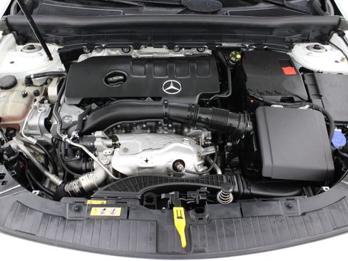 Used 2022 Mercedes-Benz GLB 250 image 39