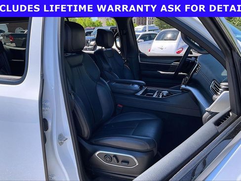 Used 2024 Jeep Wagoneer Series II AWD/4WD image 7