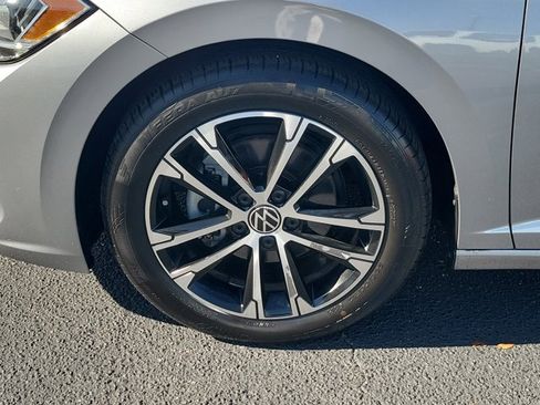 Certified 2024 Volkswagen Jetta Sport image 28