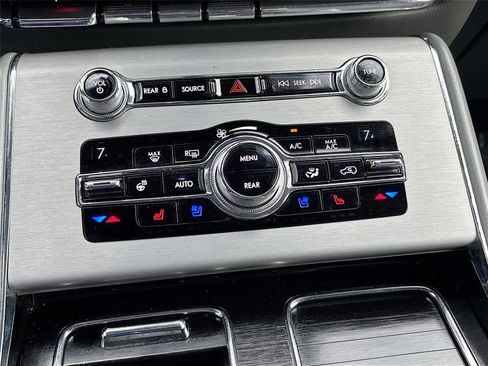 Used 2020 Lincoln Aviator Reserve w/ Equipment Group 202A image 17