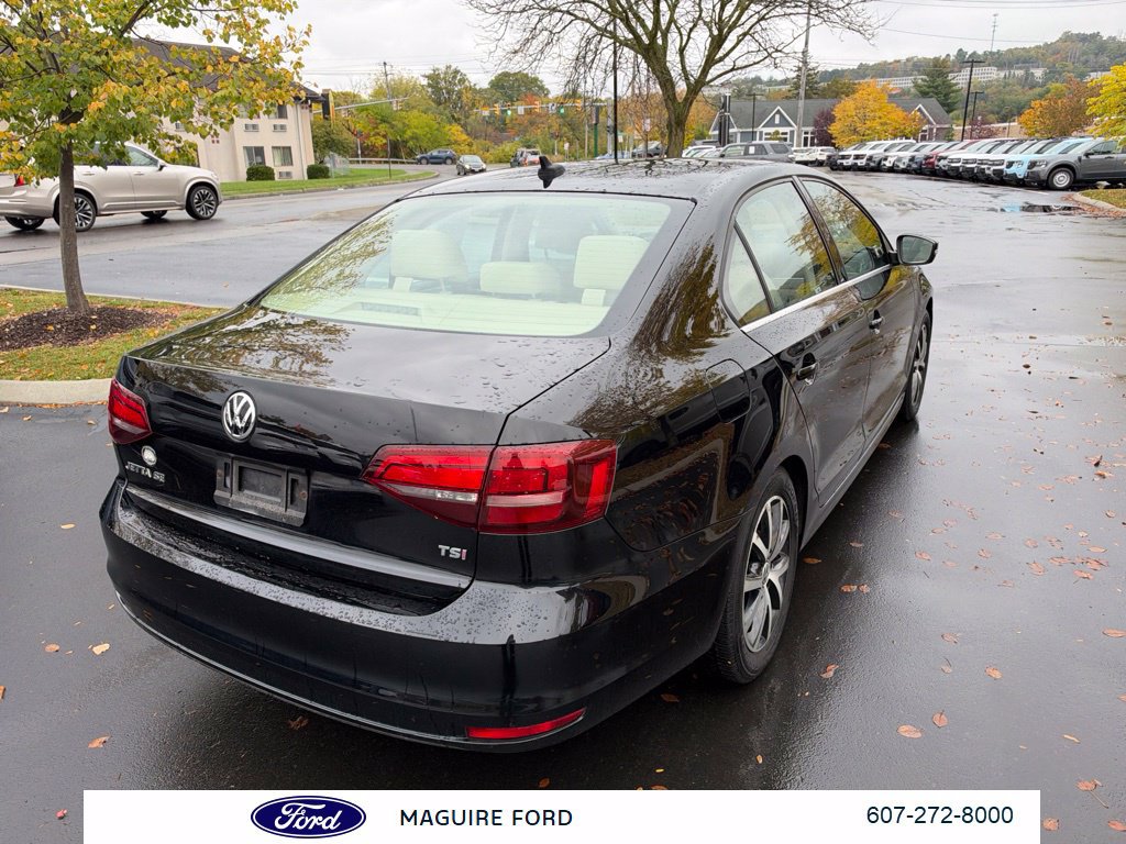 Used 2017 Volkswagen Jetta SE FWD image 4