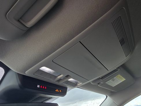 Used 2025 MAZDA CX-30 AWD 2.5 S w/ Preferred Package image 23