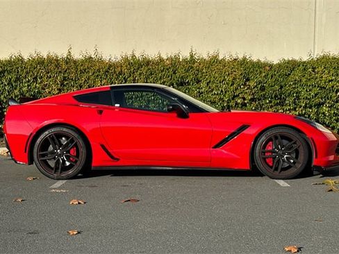 Used 2017 Chevrolet Corvette Stingray Coupe image 3