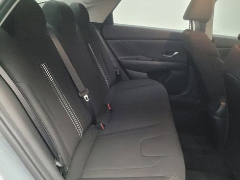 Used 2022 Hyundai Elantra SEL FWD image 19