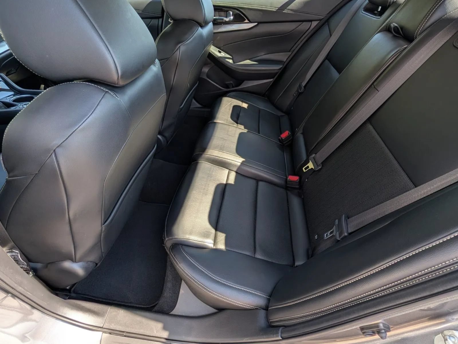 Used 2021 Nissan Maxima 3.5 SV w/ Floor Mat Group FWD image 17
