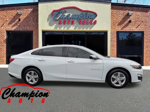 Used 2020 Chevrolet Malibu LS w/ Driver Confidence Package II FWD image 3