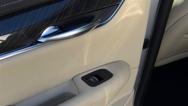 Used 2019 Cadillac XT5 FWD image 43