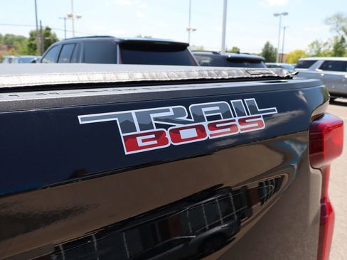 Used 2024 Chevrolet Silverado 1500 LT Trail Boss w/ Convenience Package II AWD/4WD image 30