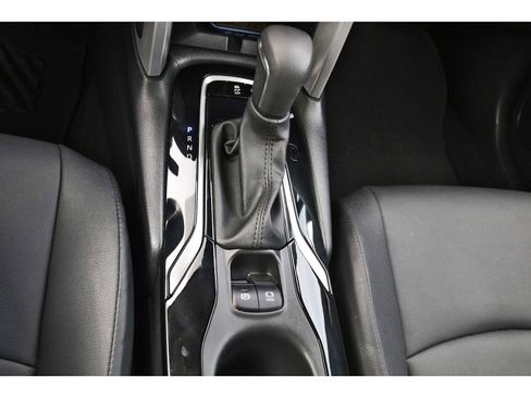 Used 2024 Toyota Corolla Cross XLE w/ Convenience Package FWD image 24