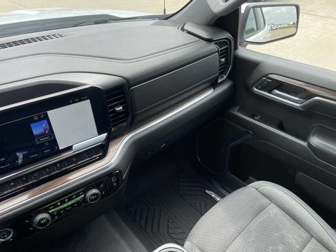 Used 2022 Chevrolet Silverado 1500 LT image 24