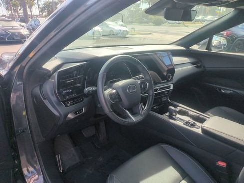 Used 2025 Lexus RX 350h w/ Convenience Package image 13