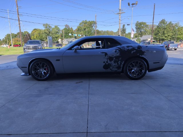 Used 2017 Dodge Challenger SRT w/ Technology Group RWD image 6