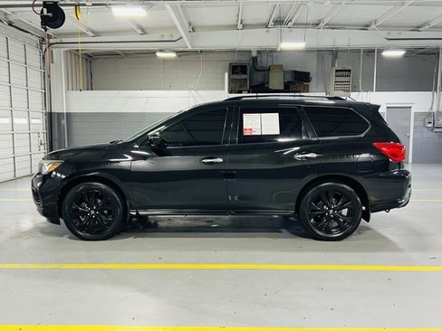 Used 2018 Nissan Pathfinder SL w/ Midnight Edition Package image 16