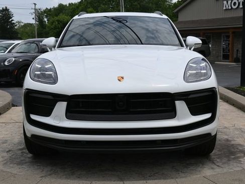 Used 2026 Porsche Macan AWD/4WD image 2