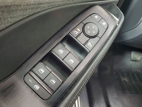 Used 2023 Nissan Rogue SV image 15