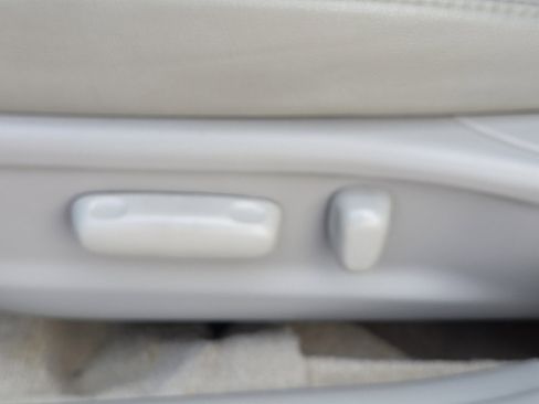 Used 2009 Toyota Camry LE FWD image 14