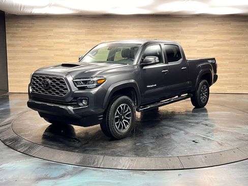 Used 2023 Toyota Tacoma TRD Sport AWD/4WD image 3