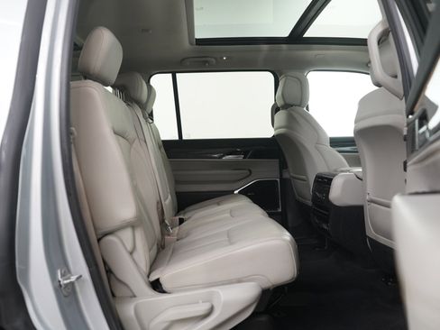 Used 2022 Jeep Wagoneer Series II w/ Premium Group I image 13