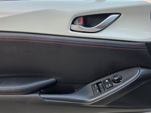 Used 2016 MAZDA MX-5 Miata Club RWD image 14