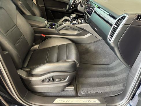 Used 2022 Porsche Cayenne Platinum Edition AWD/4WD image 22