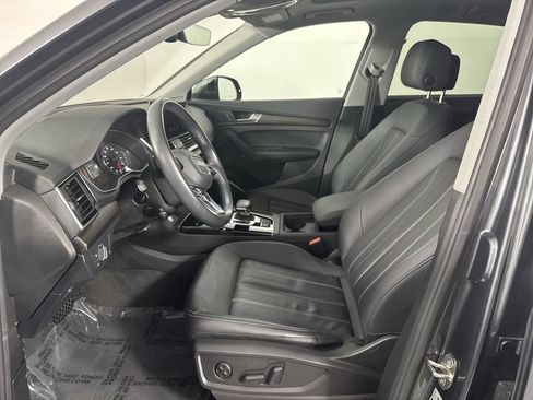 Used 2023 Audi Q5 2.0T Premium w/ Convenience Package AWD/4WD image 2