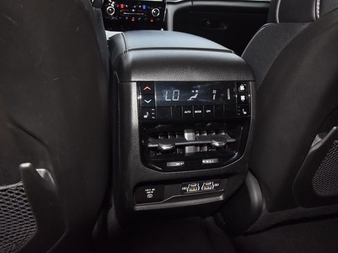 Used 2022 Jeep Grand Cherokee L Overland image 19
