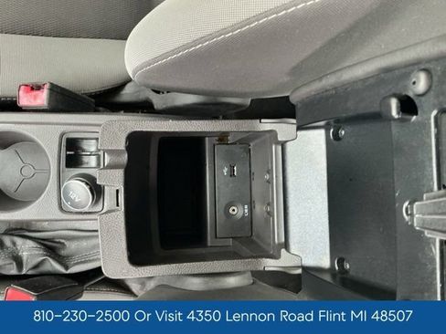 Used 2013 Ford Focus SE FWD image 26