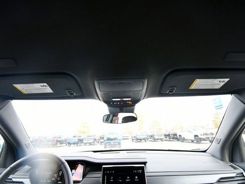 Used 2025 GMC Acadia Elevation w/ LPO, Floor Liner Package AWD/4WD image 32